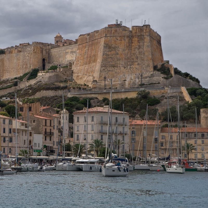 Corse : quelle ville choisir pour vos vacances ?